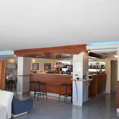 Hotel Orizzonti Римини Екстериор снимка