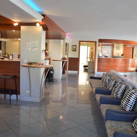 Hotel Orizzonti Римини Екстериор снимка