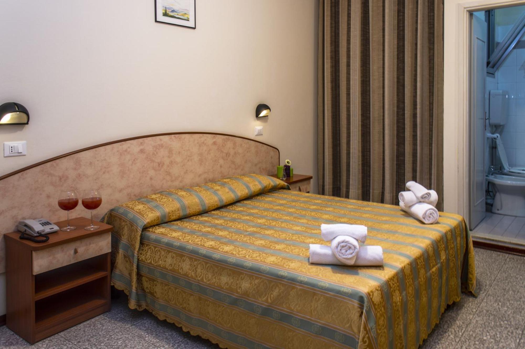 Hotel Orizzonti Римини Екстериор снимка