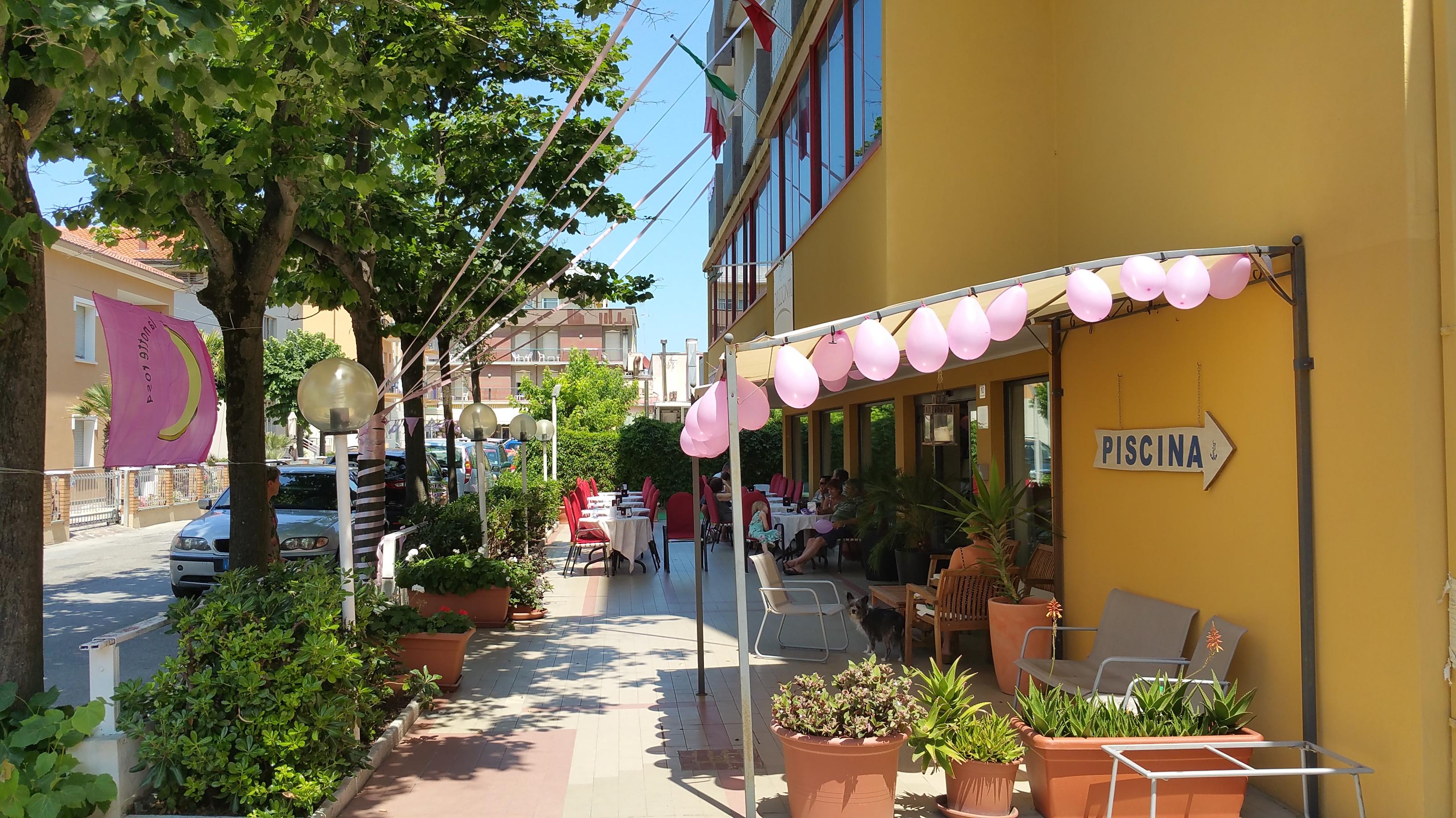 Hotel Orizzonti Римини Екстериор снимка